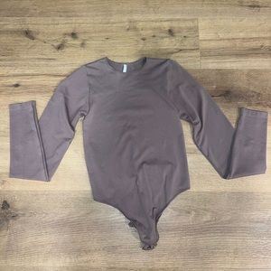 Aritiza - Babaton long sleeve bodysuit
